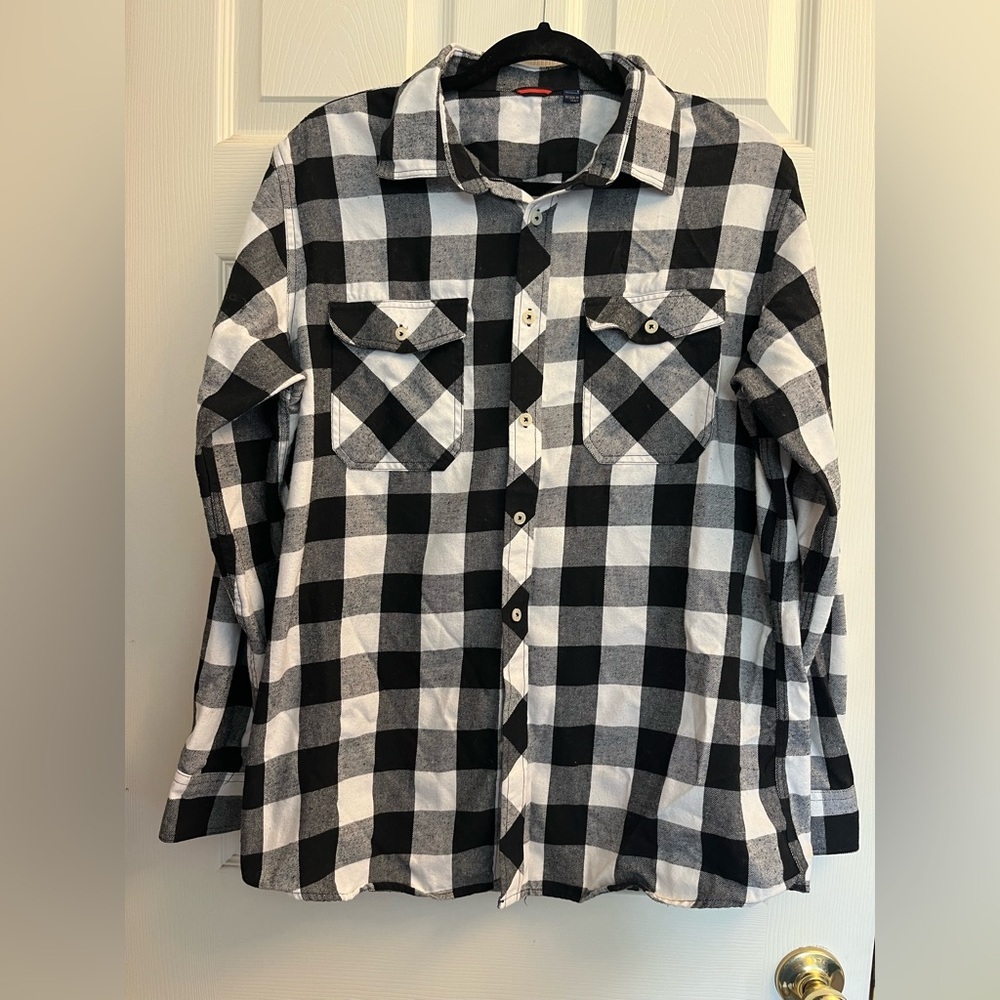 Black and White Plaid Button-Up Shirt Unisex Large